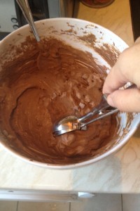 The cake batter should look like this, ready to scoop!!