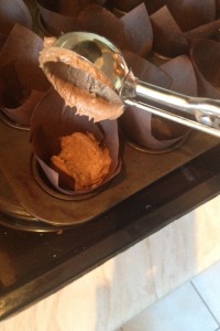 Squeeze the scoop & release the batter into the case!!!