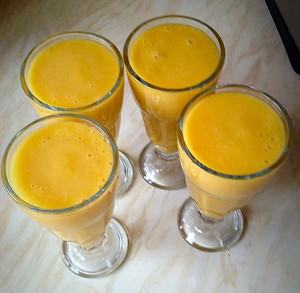 A healthy, filling, sunshine Smoothie.