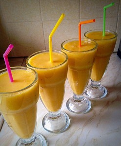 Easy, quick Peach and Banana Smoothies - delish x