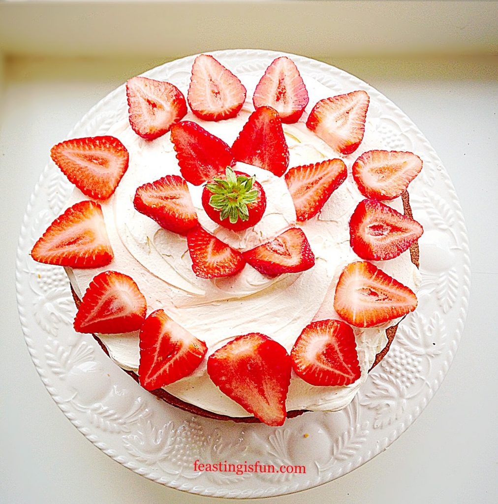 FF Strawberries And Cream Cake 