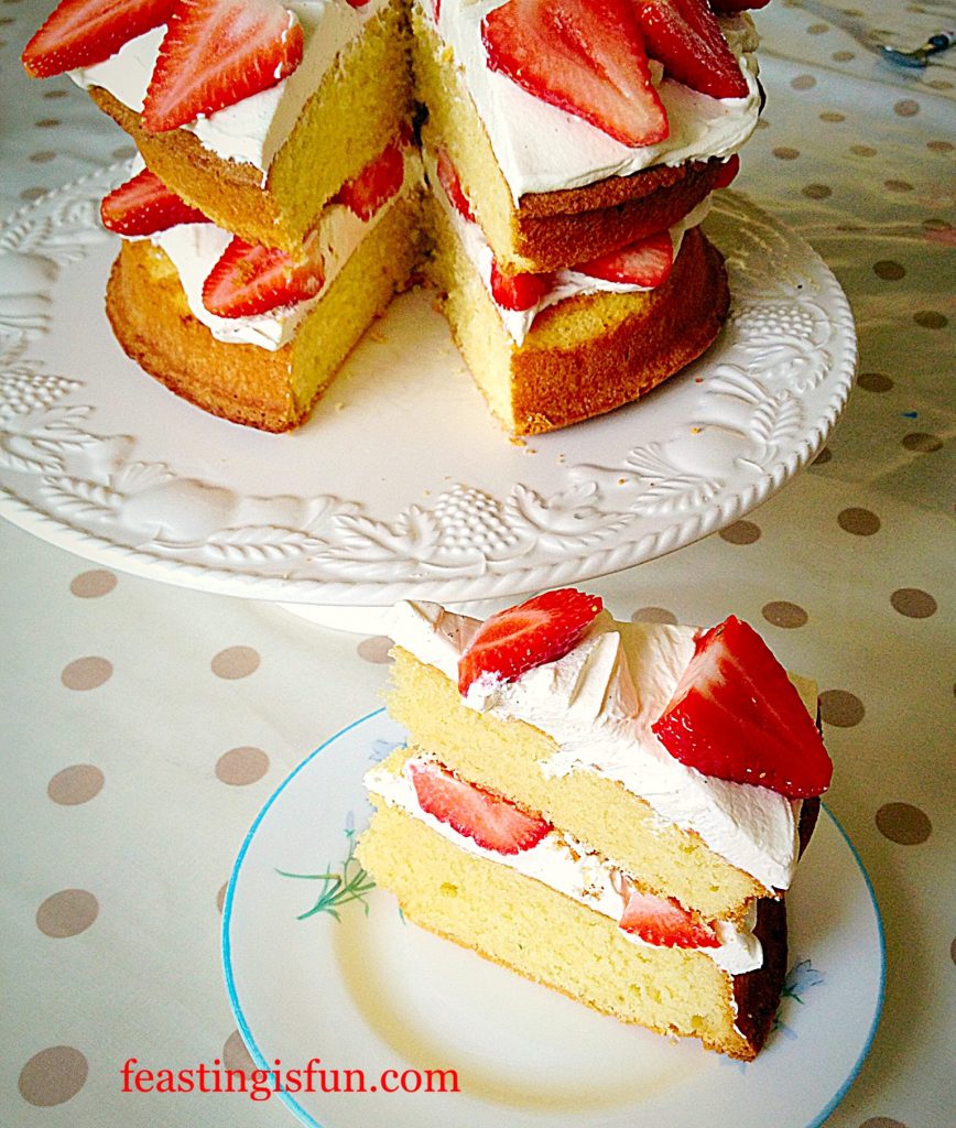 FF Strawberries And Cream Cake 
