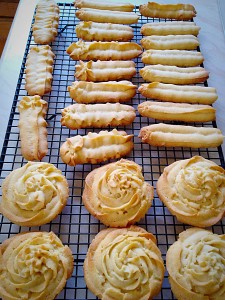 Chocolate Dipped Viennese Fingers and Swirls - that's a lot of biscuits munched!