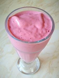 This Raspberry Banana Ice Cream Smoothie may just be my favourite flavour yet!