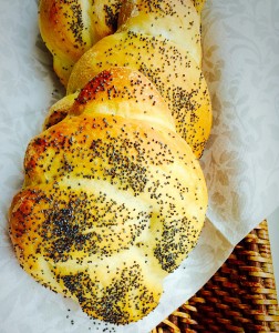 FF Knotted Poppyseed Rolls