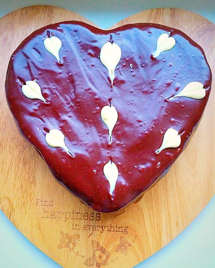 Chocolate heart cake