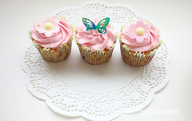 FF Springtime Vanilla Cupcakes 