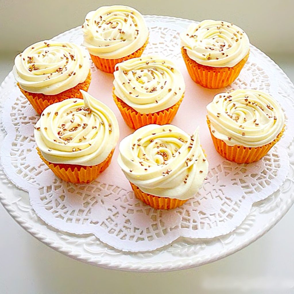 Marshmallow Frosted Mango Cupcakes 
