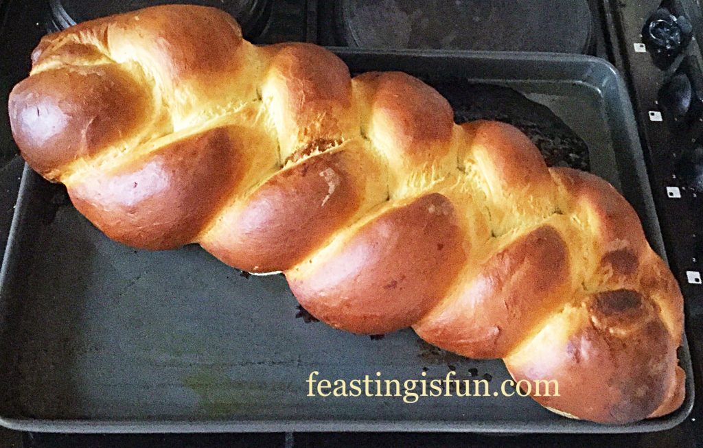 FF Cinnamon Plaited Brioche Bread 