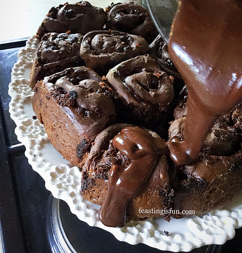 FF Double Chocolate Chip Iced Buns 