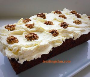 FF White Chocolate Drizzle Strawberry Cream Cake 